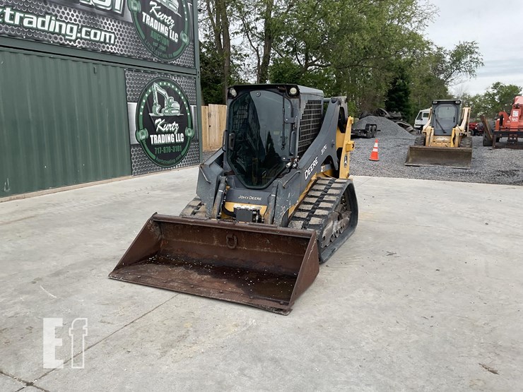 2017-deere-317g-image-8