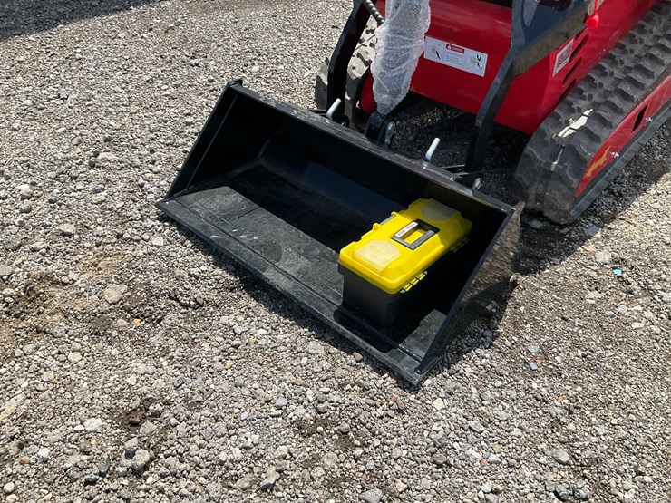 #1017-•-unused-sdlanch-ssl1500-tracked-mini-skid-steer-loader-image-9
