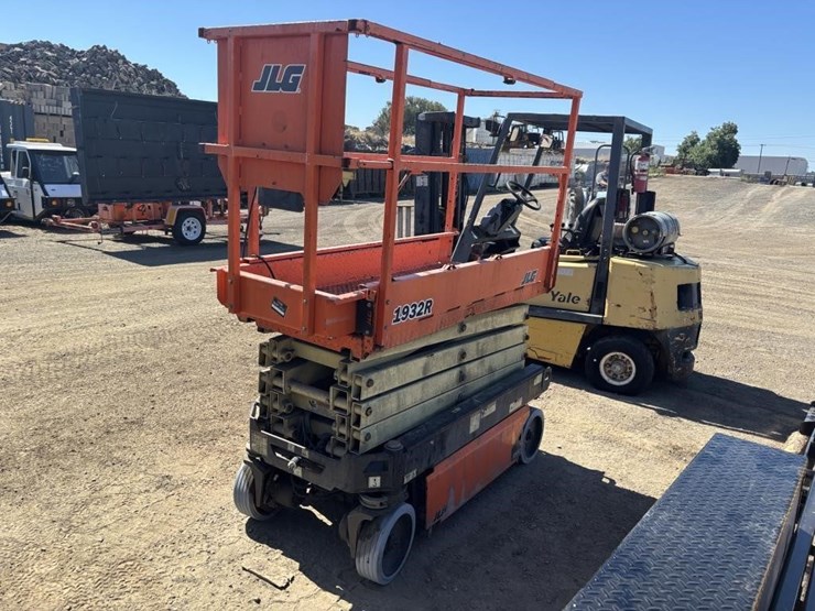 jlg-1932r-image-1