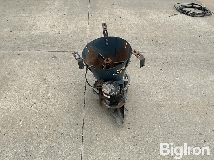 neco-electric-grain-spreader-image-2