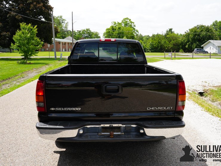 2001-chevrolet-silverado-1500-image-6