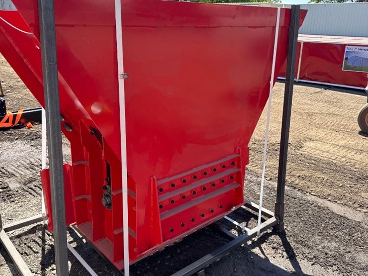 new-giyi-co-hydraulic-skidloader-block-crusher-attachment-model-gy-bc72-image-3