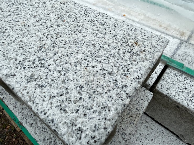 #4960-•-(2)-pallets-of-commercial-grade-patio-pavers-image-6
