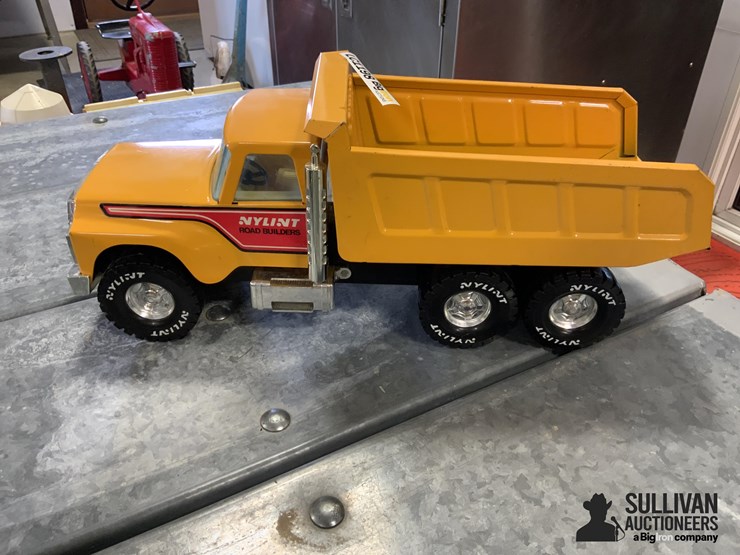 nylint-road-builder-dump-truck-image-8