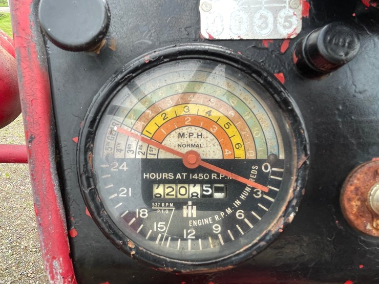#4905-•-farmall-560-diesel-tractor-image-30
