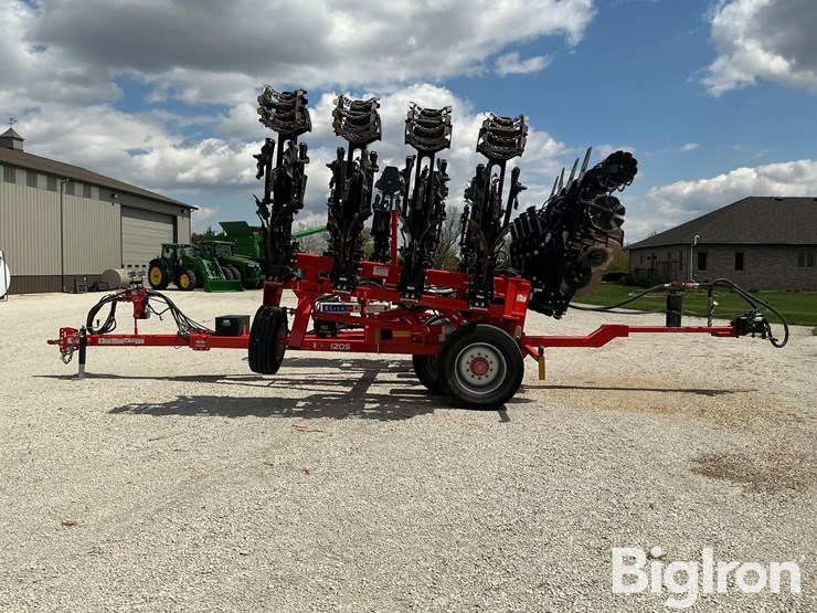 2017-kuhn-gladiator-1205-applicator-image-8