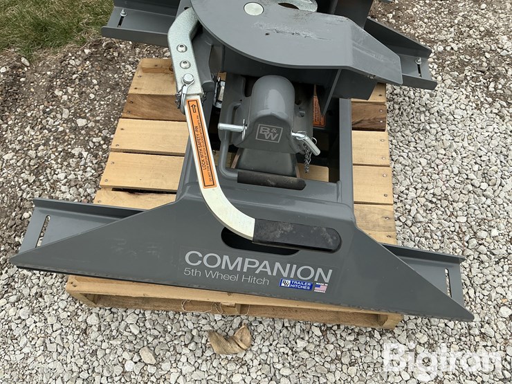 b-&-w-companion-5th-wheel-hitch-image-13