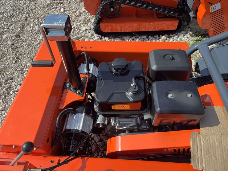 sdlool-model-lm1000q-remote-control-tracked-lawn-mower-image-8