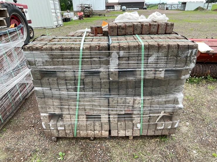 #4956-•-pallet-of-bricks-image-2