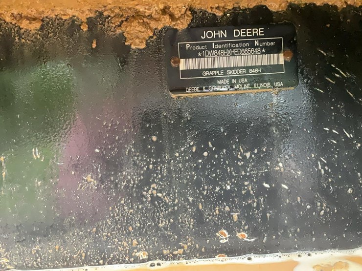 2015-deere-848h-image-40