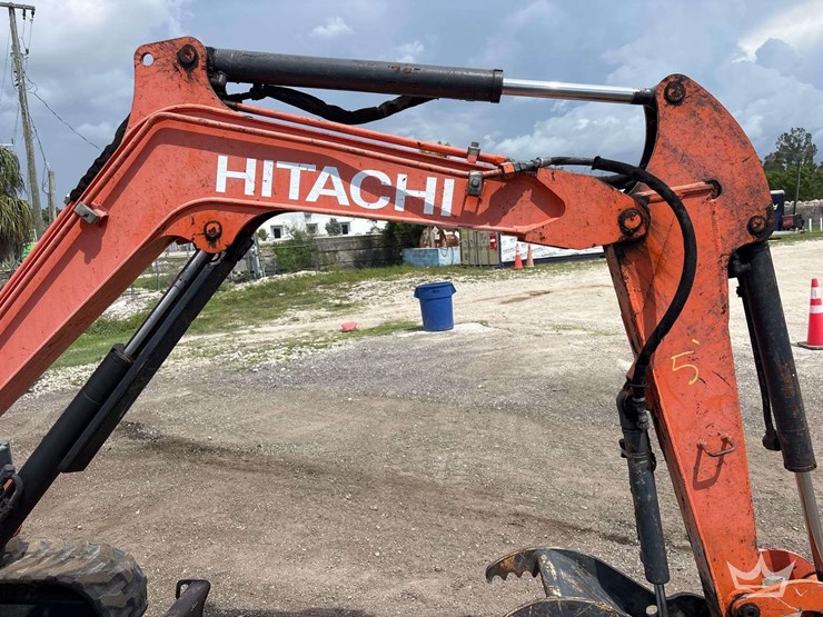 hitachi-zx26u-5n-mini-excavator-image-29