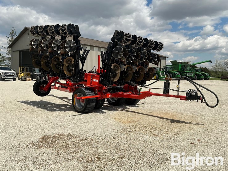 2017-kuhn-gladiator-1205-applicator-image-7