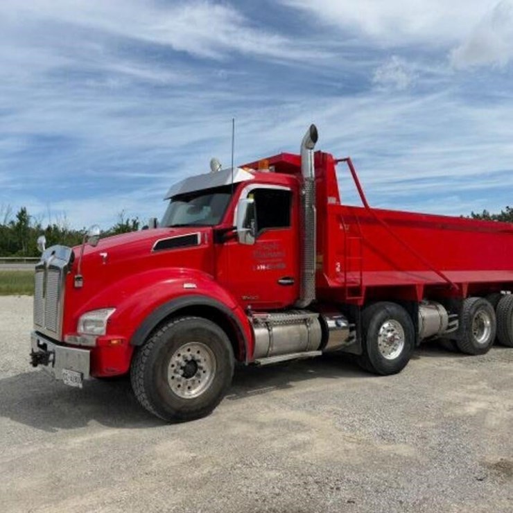 2021 KENWORTH T880