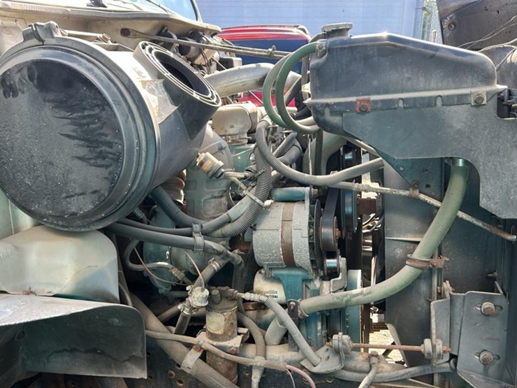 #153-•-1995-international-4700lp-heavy-duty-service-truck-image-60
