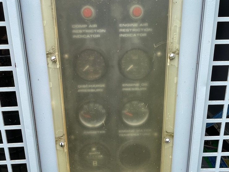 #4907-•-1994-ingersoll-rand-diesel-air-compressor-image-8
