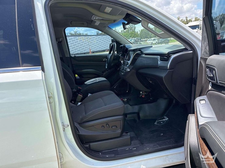 2019-chevrolet-tahoe-image-24