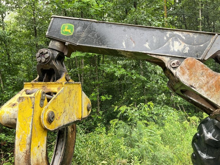 2015-deere-848h-image-26