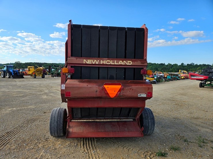 new-holland-664-image-4