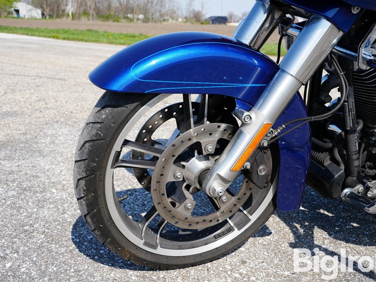 run-#11---2015-harley-davidson-road-glide-motorcycle-image-9