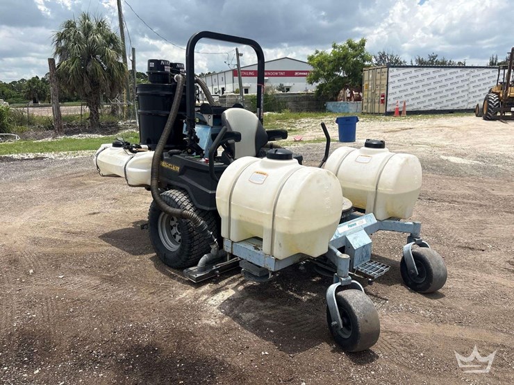 2019-hustler-super-z-w/-commercial-spray-and-slurry-recovery-system-image-3