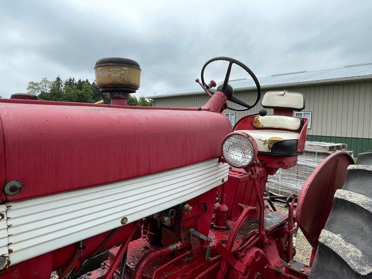 #4905-•-farmall-560-diesel-tractor-image-18