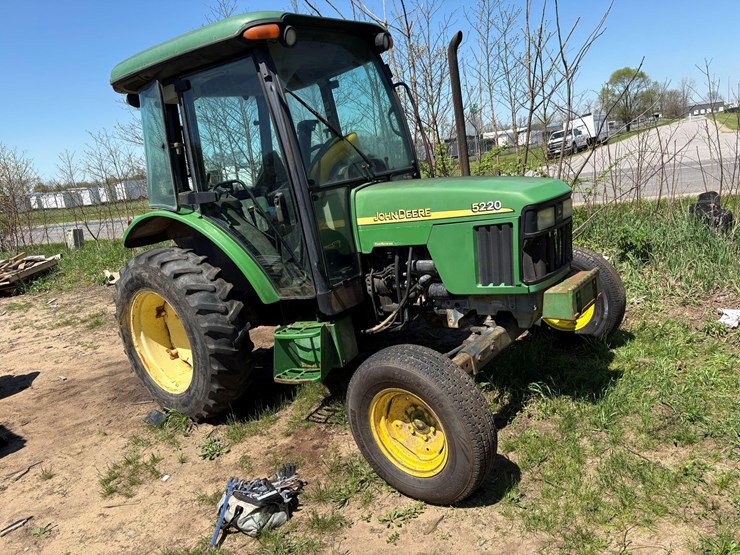 2004-john-deere-5520-image-15