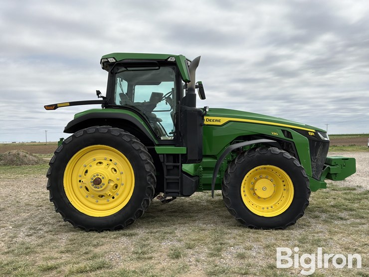 2023-john-deere-8r-230-image-4