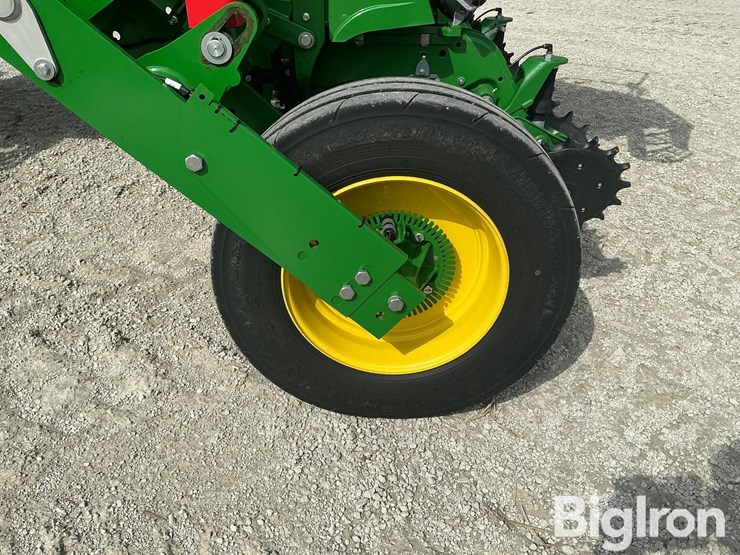 2022-john-deere-1775nt-image-13