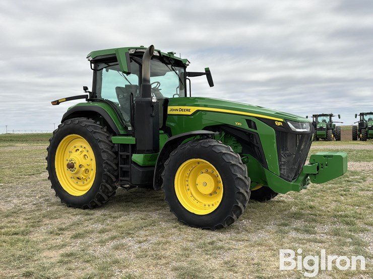 2023-john-deere-8r-230-image-3