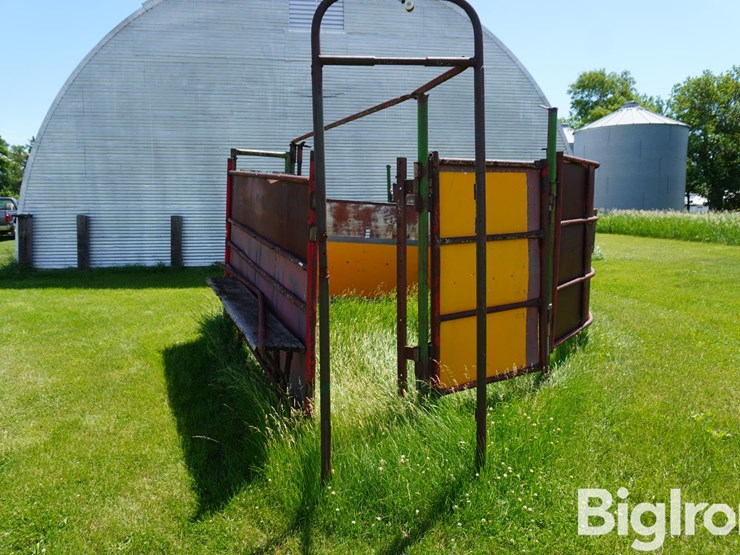 cattle-sorting-tub-w/10'-gate-image-14