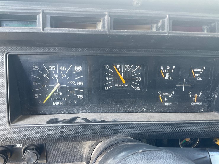 1996-ford-f800-image-13