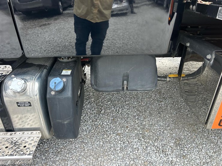 #149-•-2024-freightliner-m2-rollback-image-18