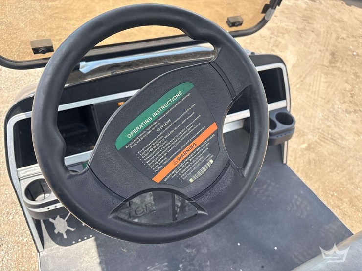 2014-club-car-xf-electric-utility-cart-image-11