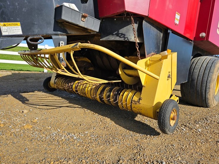new-holland-590-image-16