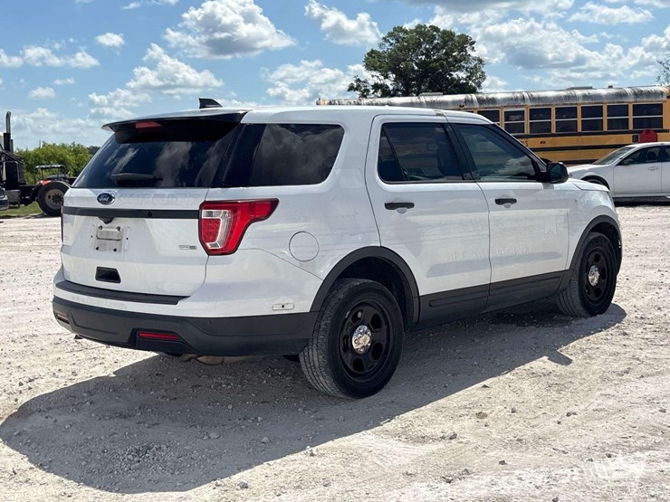 2018-ford-explorer-image-4