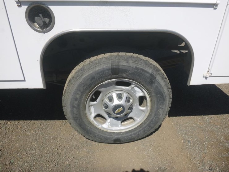 2011-chevrolet-2500-image-18