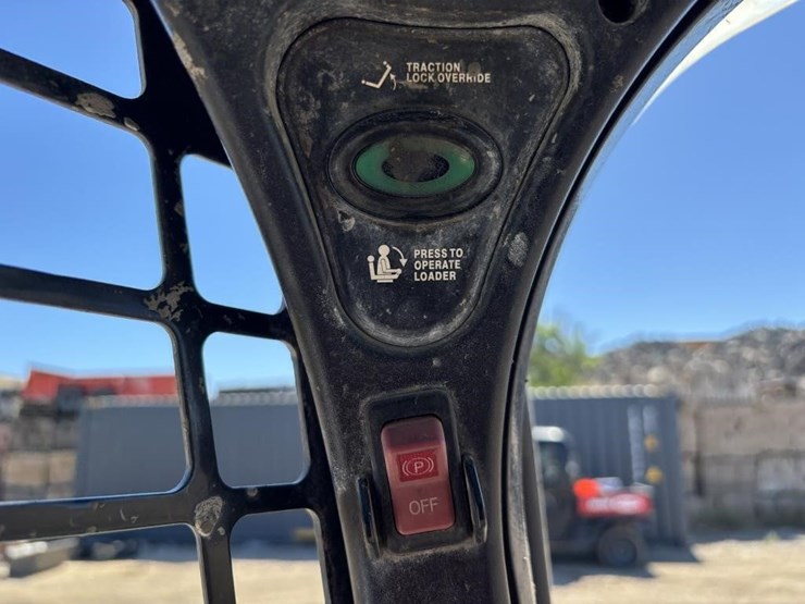2019-bobcat-t770-image-31