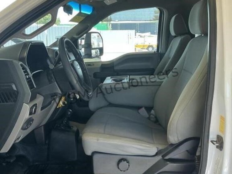 2017-ford-f450-image-25