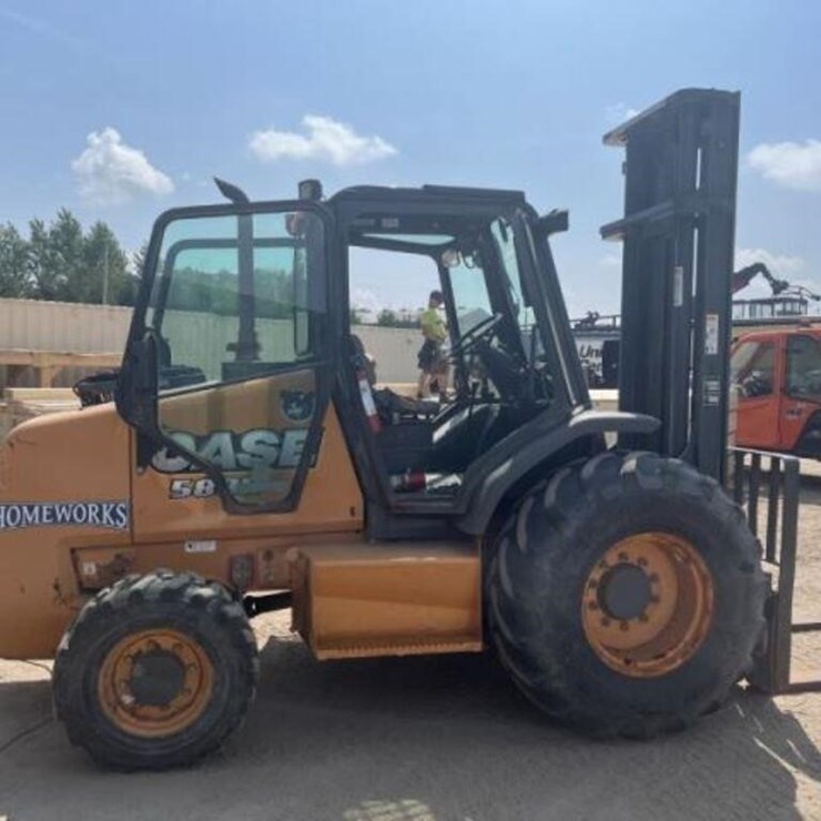 2013 CASE 588H