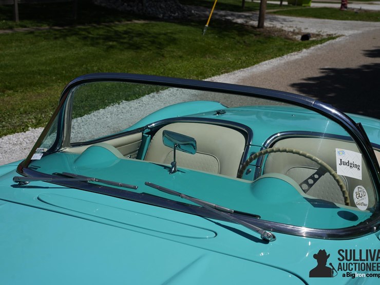 run-#99---1956-chevrolet-corvette-convertible-image-12