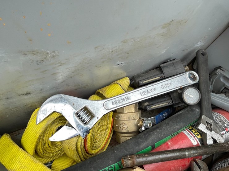 #4930-•-contents-of-job-box-image-6