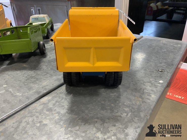 ertl-transtar-dump-truck-image-6