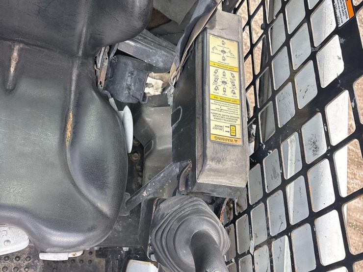2021-bobcat-t450-image-12