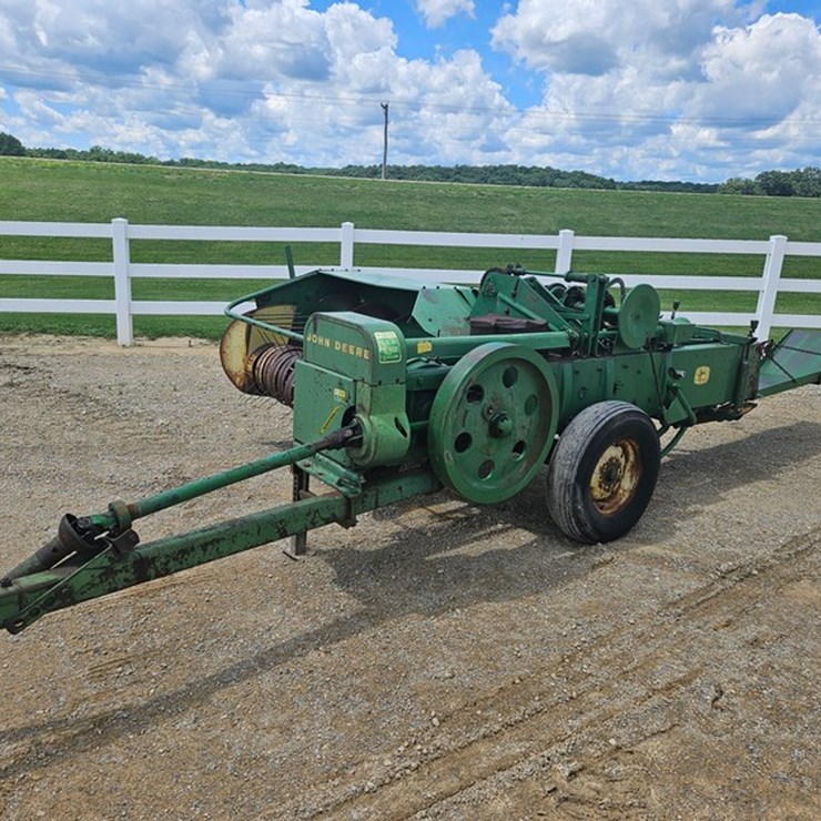 JOHN DEERE 24T