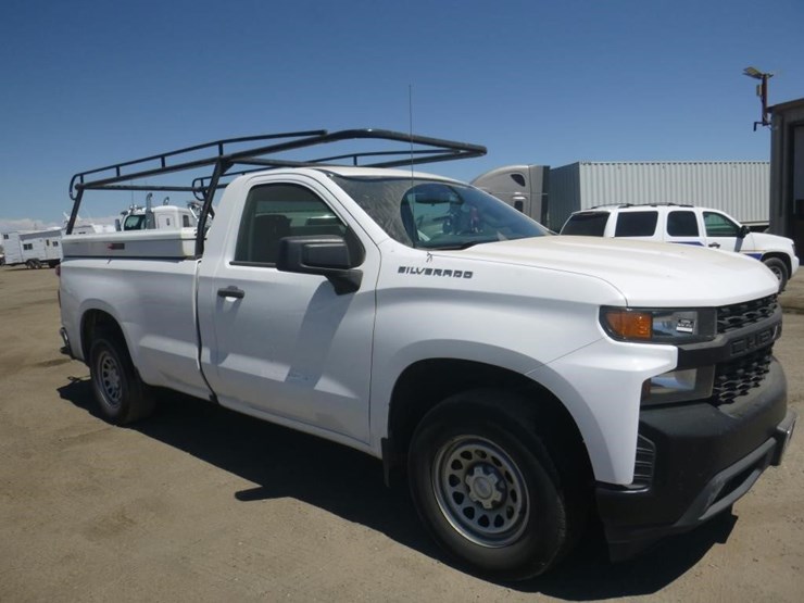 2019-chevrolet-1500-image-2