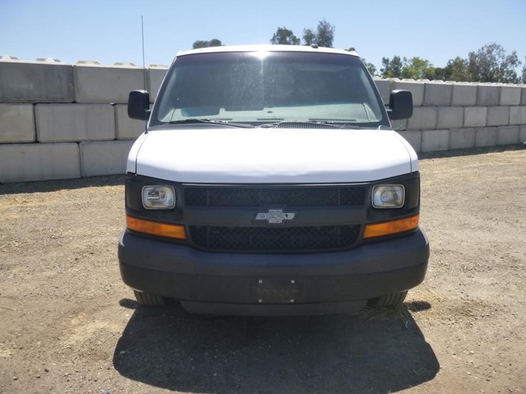 2016-chevrolet-express-3500-image-20