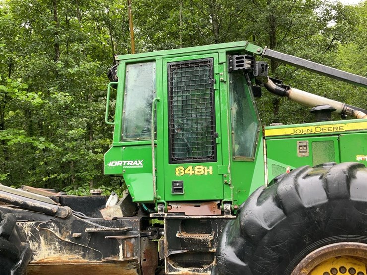 2015-deere-848h-image-38