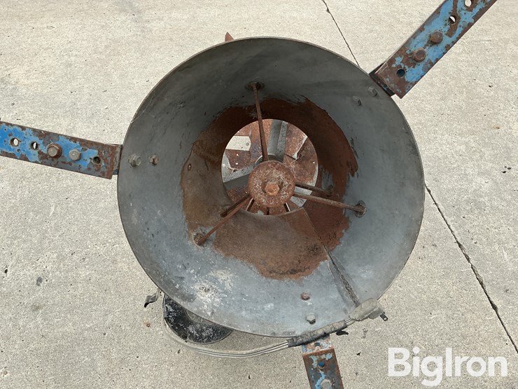 shivvers-electric-grain-spreader-image-10