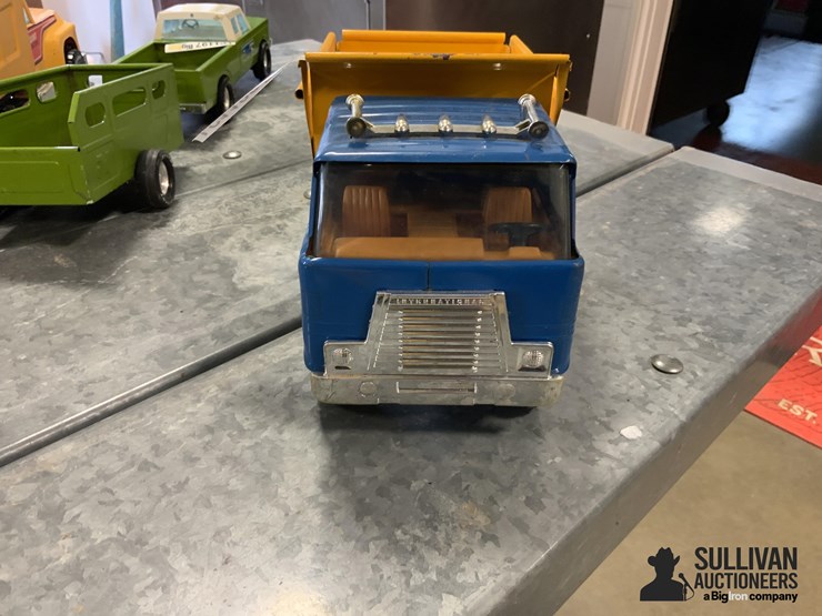 ertl-transtar-dump-truck-image-2