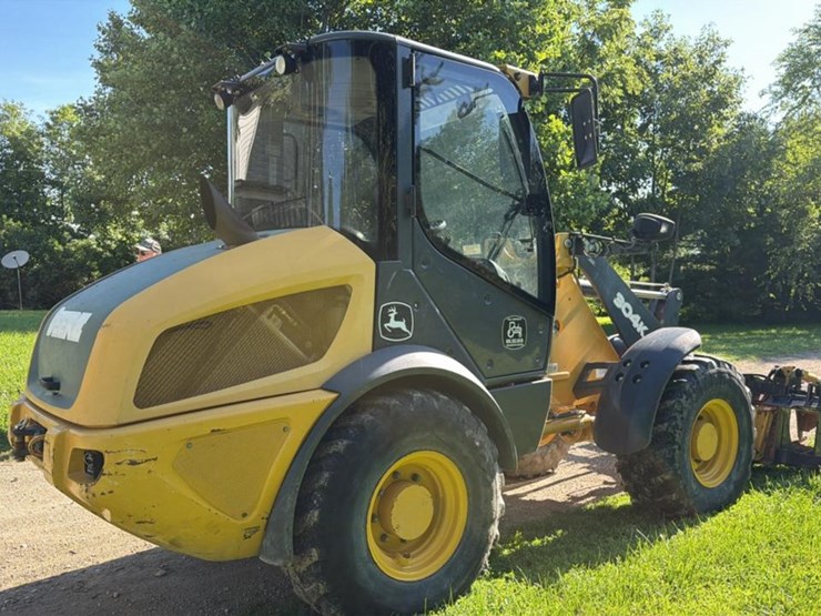 2016-john-deere-64-image-5